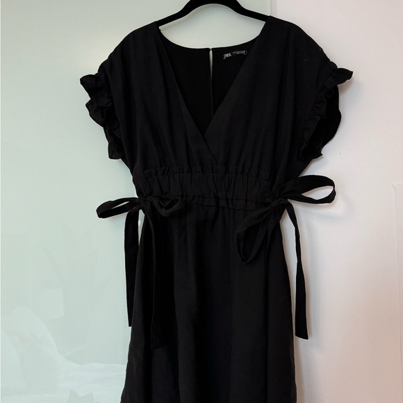 Black mini dress🖤 - Picture 2 of 3